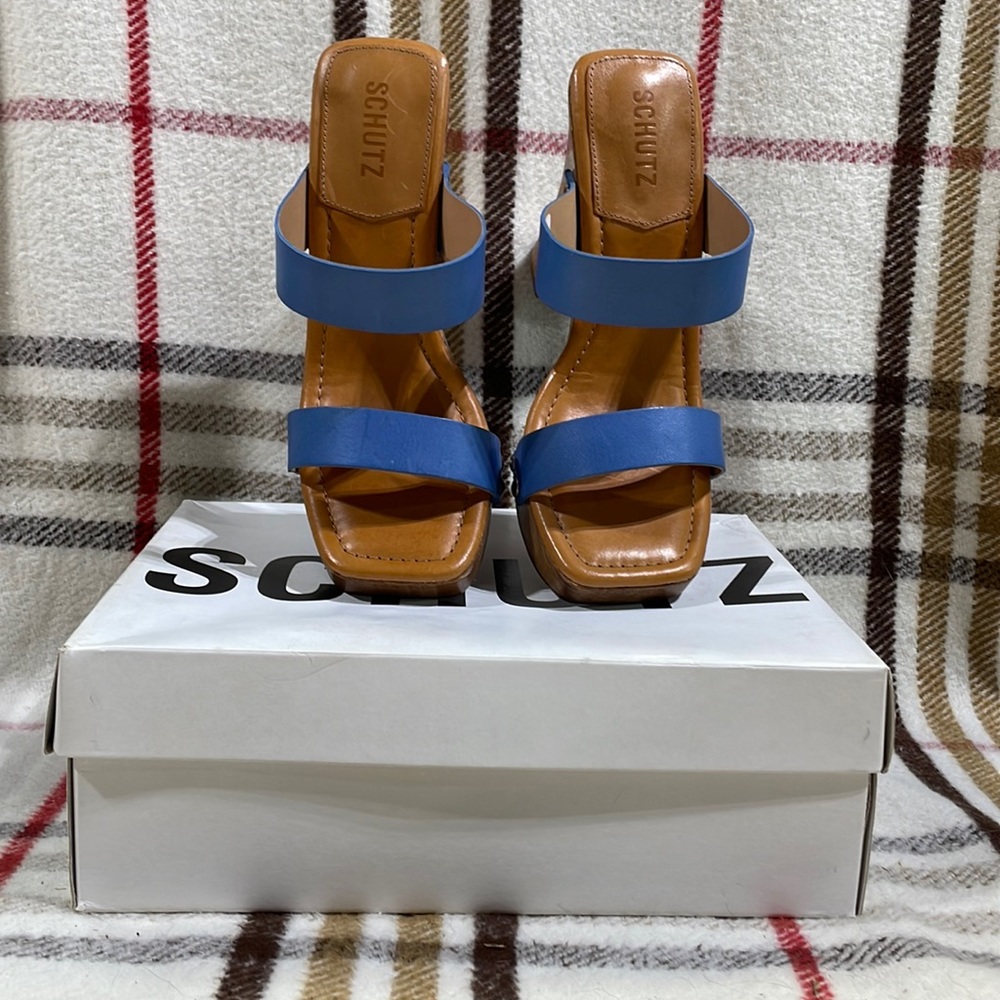 Schutz Wooden Bottom Heeled Sandals - Aryana. Size 8B